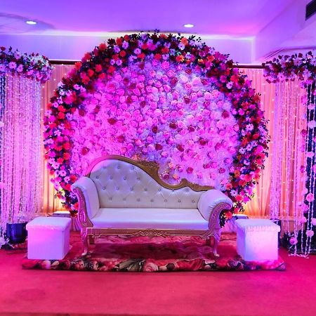 Hotel Pradeep Palace โคราฆปุระ ภายนอก รูปภาพ
