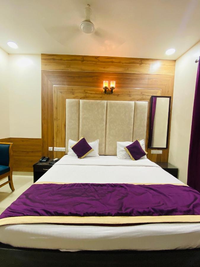 Hotel Pradeep Palace โคราฆปุระ ภายนอก รูปภาพ