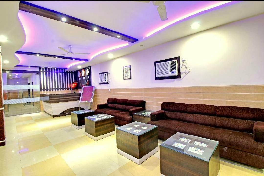 Hotel Pradeep Palace โคราฆปุระ ภายนอก รูปภาพ